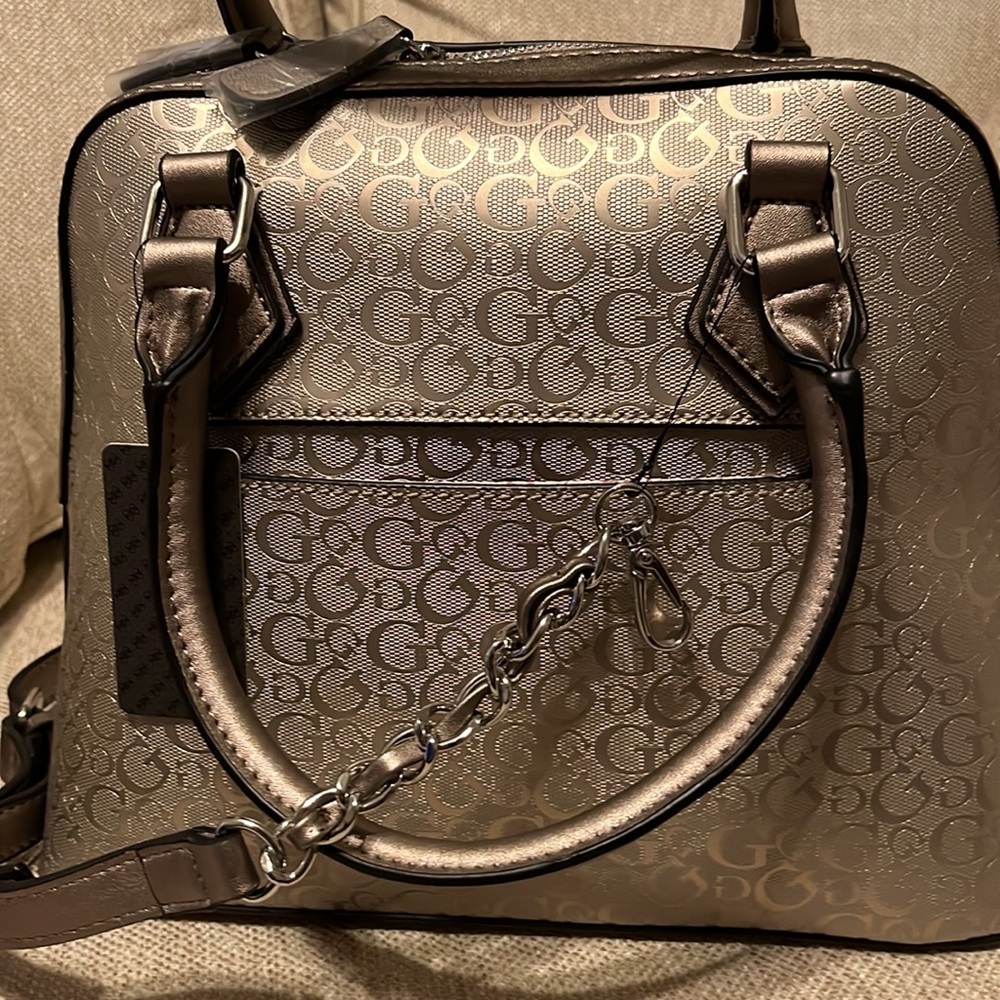 Handbag GUESSLos Angeles.